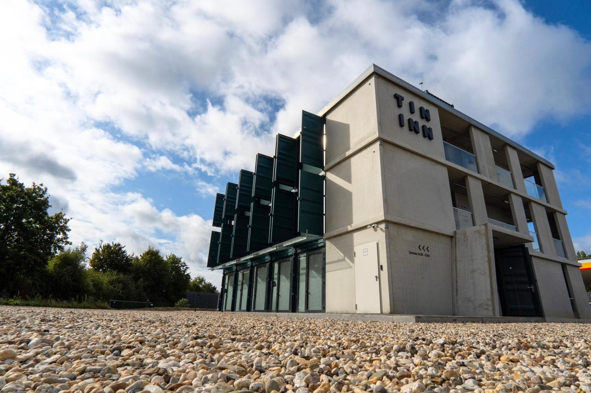 Tin Inn - Heinsberg - Das Hotel Aus Hochwertig Ausgebauten Ueberseecontainern 외부 사진
